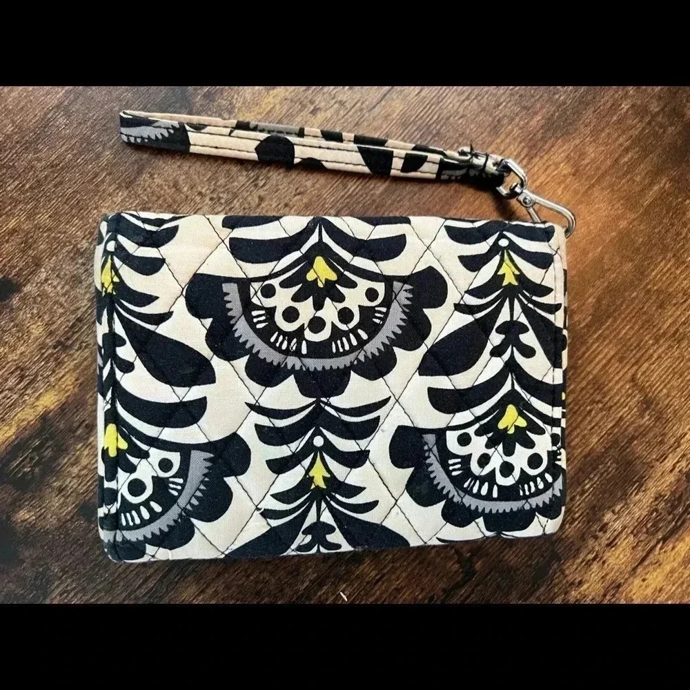 Vera Bradley Fanfare wristlet